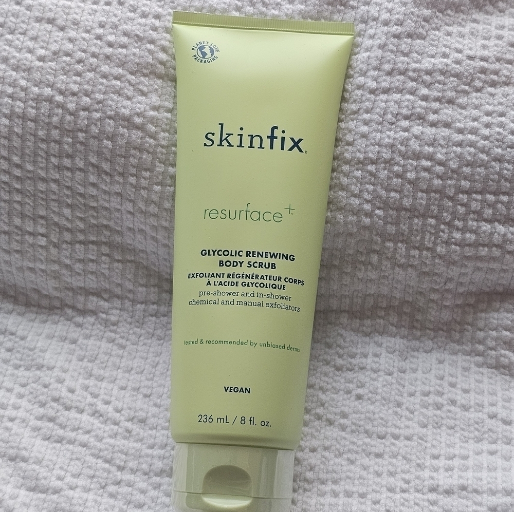 Skinfix Resurface+ Glycolic Renewing Scrub exfoliating body scrub 8 fl.oz.